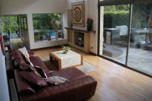 VC416 AMPLIA CASA EN SECTOR LOS ALMENDROS, REÑACA, VIÑA DEL MAR