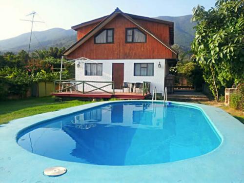 VC422 ATENCIÓN!!! CASA 700 m2 t, CON UBICACIÓN CENTRAL EN OLMUÉ 