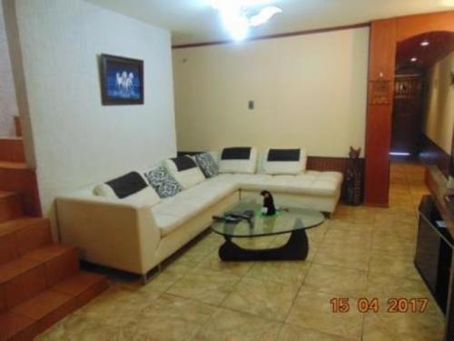 SE VENDE AMPLIA Y LINDA CASA
