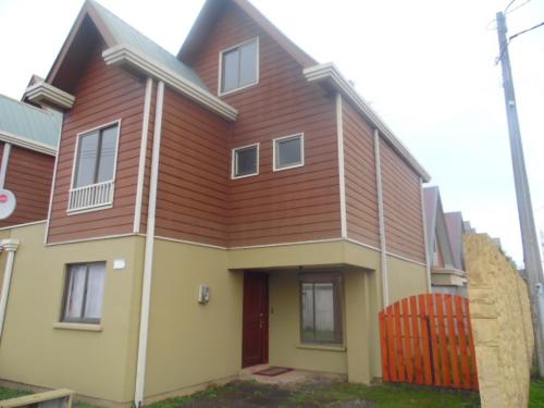 Venta Amplia Casa Condominio Jardines de San Pedro