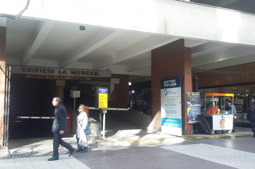 Oportunidad Estacionamiento en Huérfanos, Santiago Centro