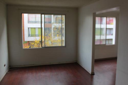 Amplio departamento antiguo, remodelado.  3D/2B, terraza. 87/90 m2   Av. España – Cabo Arestey, Santiago Centro