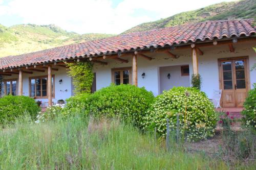 Hermosa Casa Colonial Chilena a las afueras de Lolol.  Habilitado como Hostal/ Bed&Breakfast