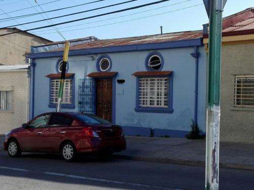 Amplia Casa de Adobe en Cerro Placeres  a una cuadra Plaza de La Conquista