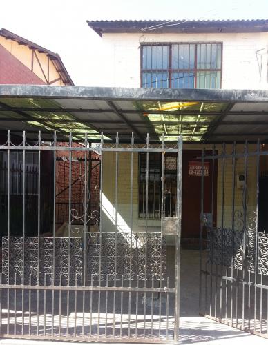 Casa en arriendo en la comuna de Puente Alto $250.000 pesos.