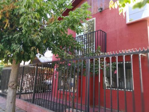 Arriendo hermosa casa en la comuna de Puente Alto $435.000 pesos.