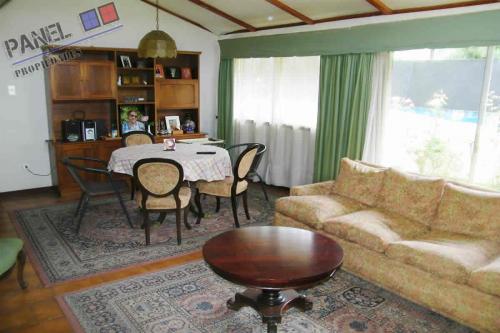 CASA DE UN PISO EN MIRAFLORES BAJO VIÑA DEL MAR // VC497