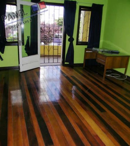 CASA CON EXCELENTE UBICACIÓN EN SECTOR PONIENTE - VIÑA DEL MAR // VC482