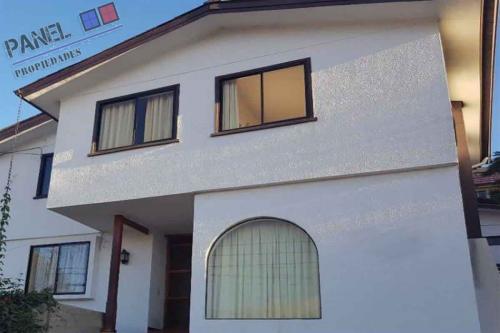 CASA EN MUY BUEN SECTOR, JARDIN DEL MAR - REÑACA // VC501