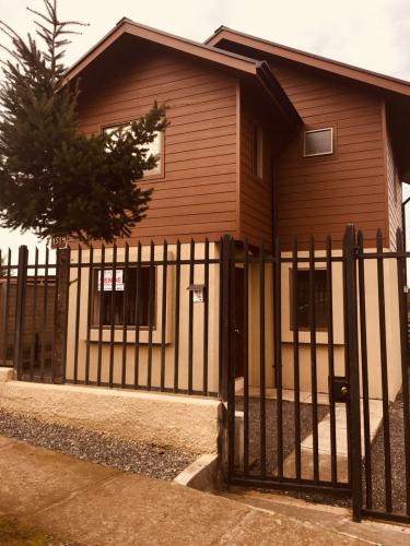 VENTA, CASA 2 PISOS NUEVA , ANGOL