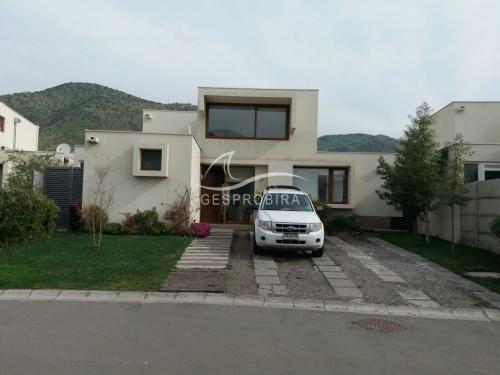 Estupenda casa en Condominio Altos de Chamisero, Chicureo