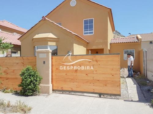 Preciosa Casa en Valle lo Campino 3D+2D