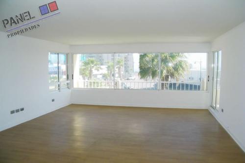 AMPLIO DEPARTAMENTO EN PISO BAJO, COSTA DE MONTEMAR, CONCÓN // VD449