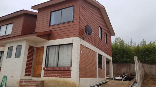 SE VENDE CASA PAREADA 3D 2B QUILPUE- Montiel Propiedades