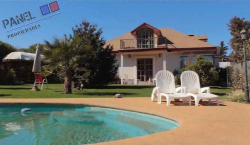 EXCELENTE CASA A CONTINUACIÓN DE LOS ALMENDROS, REÑACA // VC520