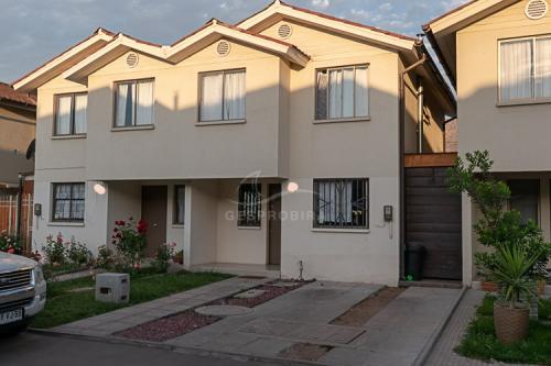 HERMOSA CASA 3D-2B EN CONDOMINIO LOMBARDIA HUECHURABA