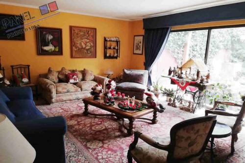 AMPLIA CASA, 5 DORMITORIOS, BOSQUES DE MONTEMAR, CONCÓN // VC542