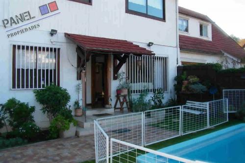 CASA EN MIRAFLORES BAJO, A PASOS DE 1 NORTE, VIÑA DEL MAR // VC514