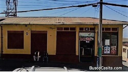 Vendo casa comercial y habitacional 