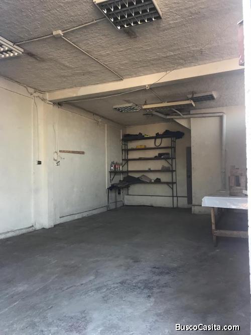 SE ARRIENDAN LOCALES COMERCIALES TIPO BODEGA