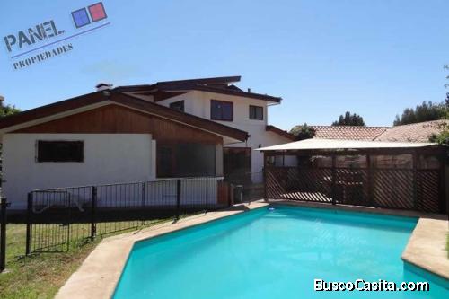 VENTA DE CASA SÓLIDA CON PISCINA - BOSQUES DE MONTEMAR, CONCÓN // VC253