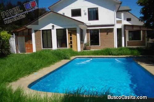 AMPLIA CASA 250 M2  EN  LOMAS DE MONTEMAR CONCÓN // VC556