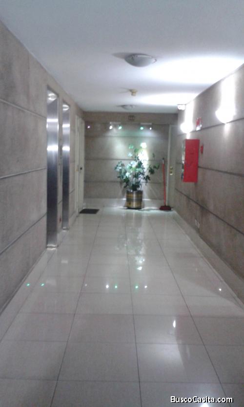 Arriendo oficina 22 m2 cercana a metro Santa Lucía