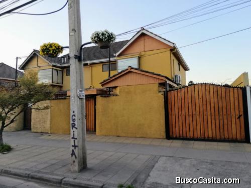 EXCELENTE CASA EN AV. ANTUMALAL, QUILICURA.