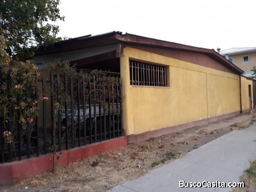 Casa Esquina Villa Baquedano