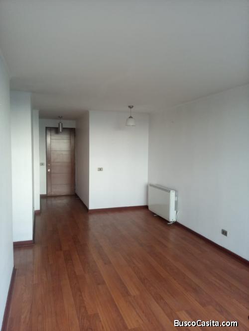 DEPARTAMENTO EXCELENTE UBICACIÓN, METRO CAL Y CANTO