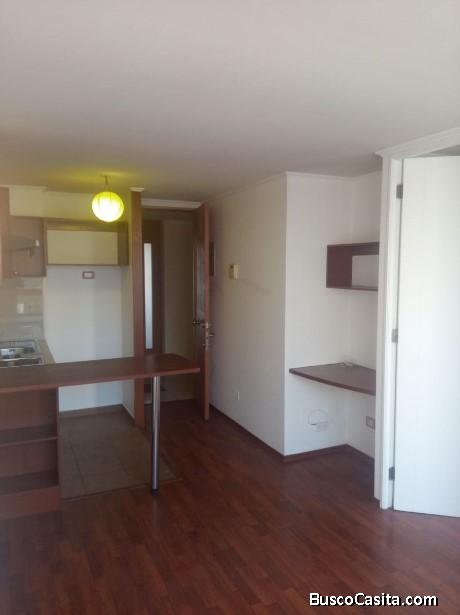 BONITO DEPARTAMENTO 1 DORMITORIO 1 BAÑO. METRO LA MONEDA