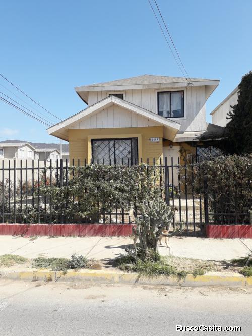 VENDO HERMOSA CASA ESQUINA