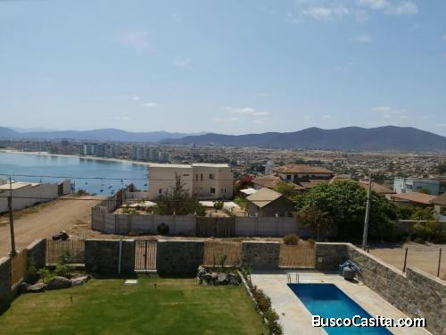 Moderna construcción para uso residencial y/o comercial