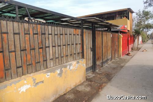 Se vende vivienda multifamiliar compuesta por 2 edificaciones. La Cisterna