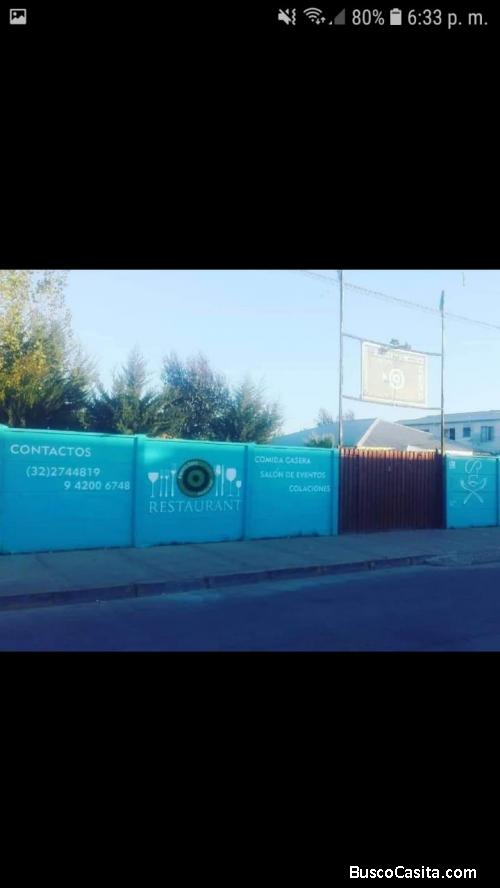 casa grande con restaurante