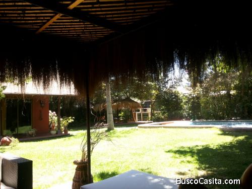 Amplios Jardines Maravillosa Vista Piscina Calidad