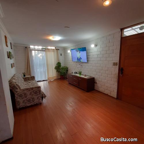 Vende su dueño   casa 4D y 3B a pasos del metro Las Rejas