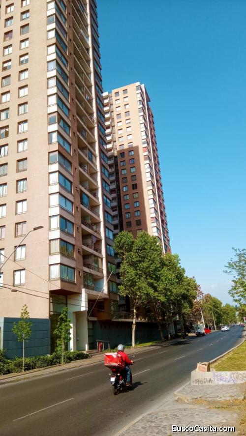 Arriendo Departamento Parque Forestal  $390.000 conversable