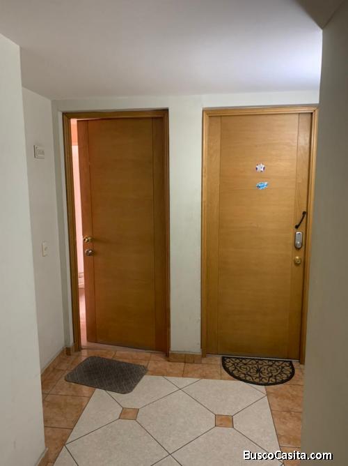 Se arrienda lindo departamento semi amoblado