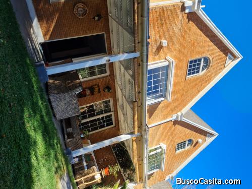 Se vende excelente casa condominio sector Los Trapenses