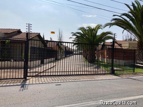 Peñaflor, casa en condominio.