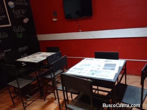se vende derecho a llave de local comida al paso