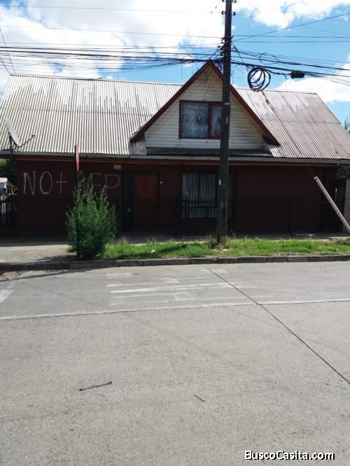 Vendo casa 2 pisos, ideal local comercial.