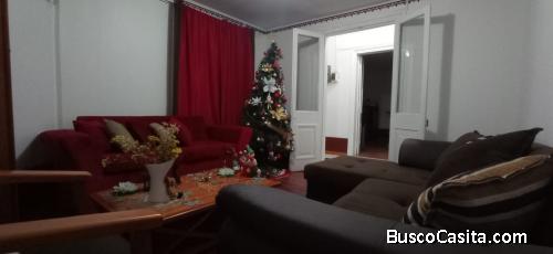 CASA CON LOCAL COMERCIAL CENTRAL