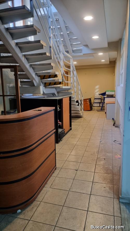 AMPLIAS OFICINAS 570M2 EN 5 PISOS, BARRIO PARIS LONDRES, SANTIAGO