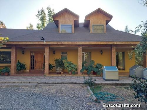 Parcela con casa, piscina, quincho.