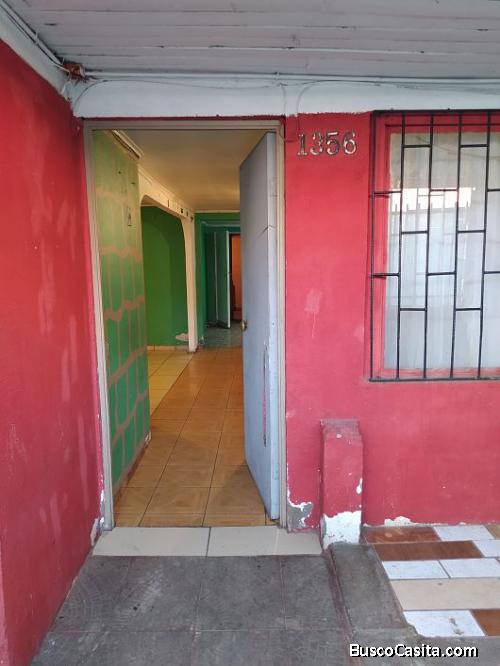 Amplia casa con tragaluz espaciosa 10 min hospital el pino