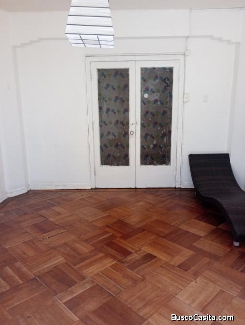 se arrienda hermosa habitación mujer sola