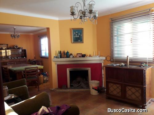 Se vende amplia casa en Villa Alemana