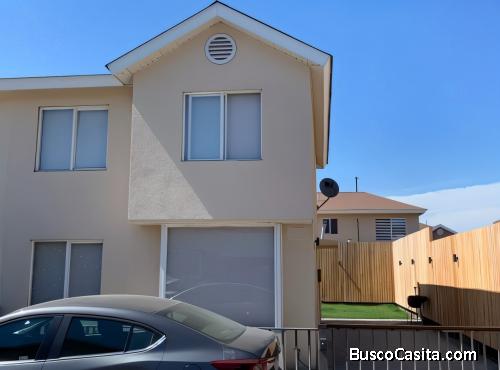 ¡Oportunidad Única! Casa Moderna En Condominio Con Patio